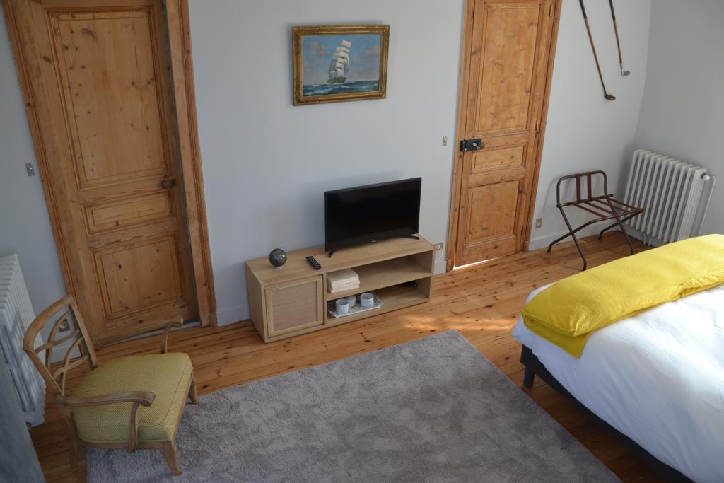 Guesthouse La Mascotte Villers-sur-Mer Exterior photo