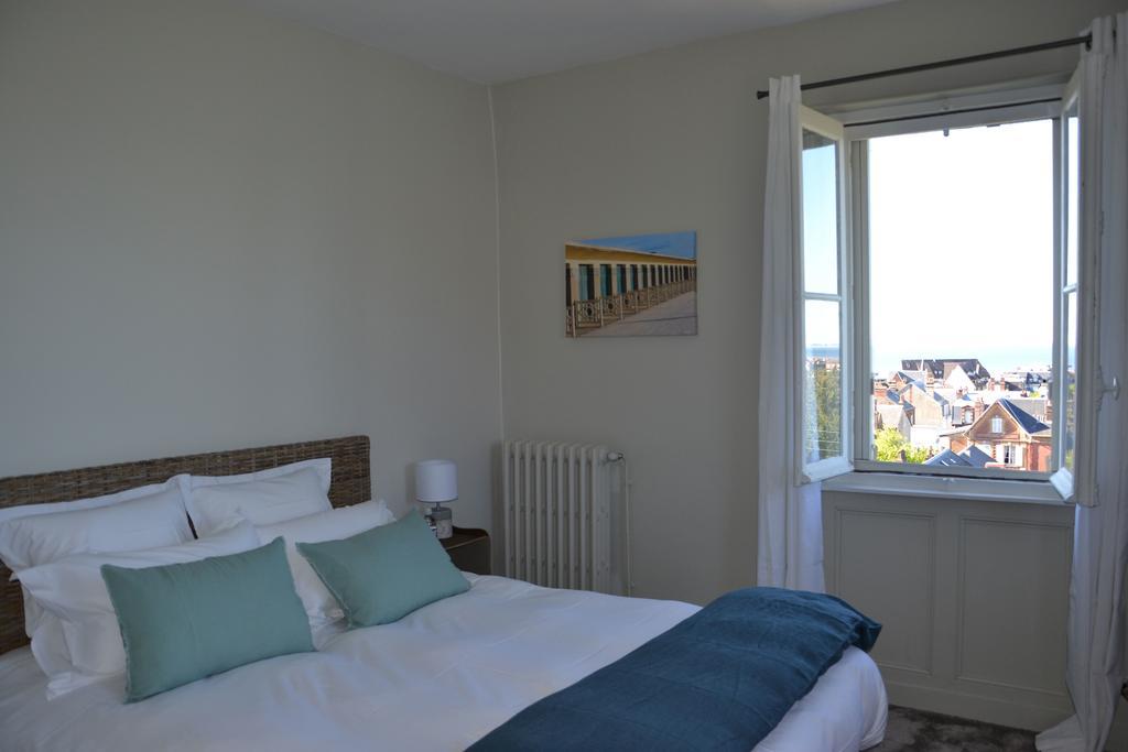 Guesthouse La Mascotte Villers-sur-Mer Exterior photo
