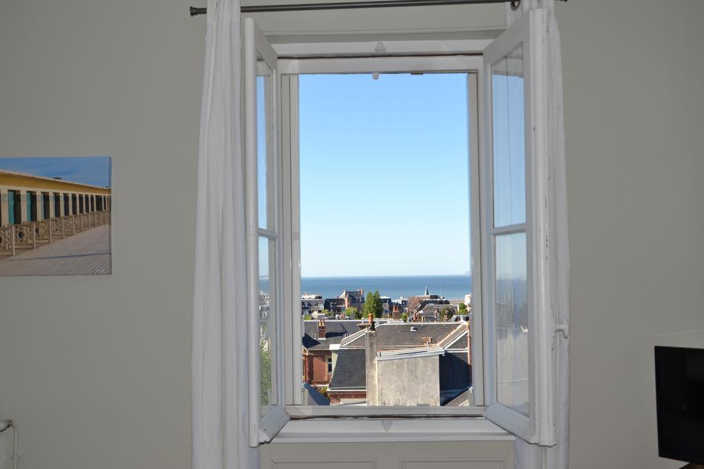 Guesthouse La Mascotte Villers-sur-Mer Exterior photo